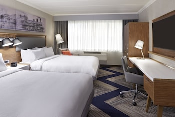Room, 2 Queen Beds, City View