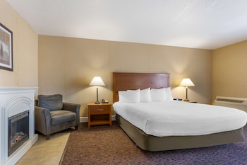 Suite, 1 King Bed, Non Smoking, Jetted Tub