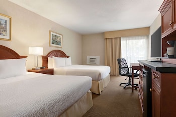 Standard Room, 2 Queen Beds, Non Smoking