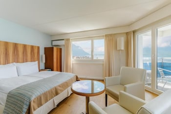 Room, Lake View (Panorama)