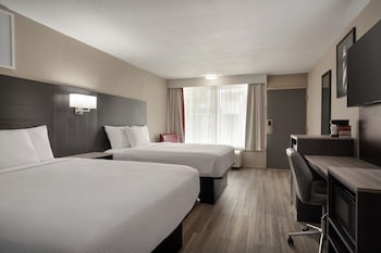 Room, 2 Queen Beds, Non Smoking, Ground Floor