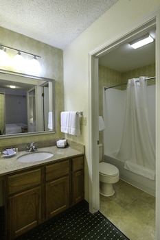 Traditional Studio Suite, 2 Queen Beds