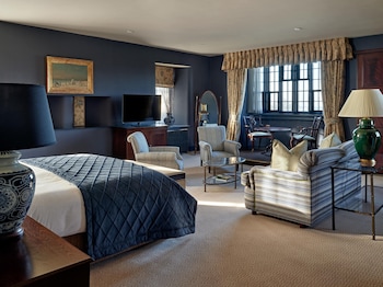 Suite (Manor)