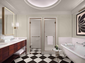 Suite, 1 Bedroom, River View ( 656sf, 61sm)