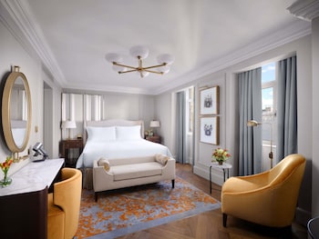 Suite, 2 Bedrooms, Terrace (1313sf, 122s m)