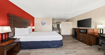Standard Room, 1 King Bed, Non Smoking, Refrigerator & Microwave