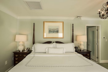 Superior Room, 1 King Bed, Balcony