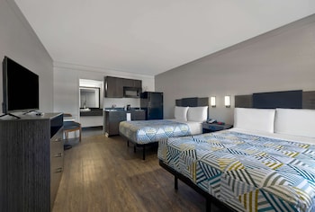 Standard Room, 2 Double Beds, Non Smoking