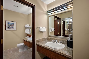 Standard Room, 1 King Bed, Non Smoking, Kitchen (Oversized Room, Full Kitchen)