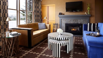 Studio Suite, Mobility Accessible (Communications)