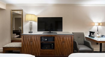 Standard Room, 2 Queen Beds, Non Smoking, Refrigerator