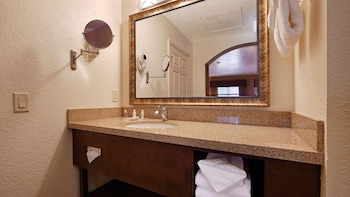 Suite, 1 King Bed, Non Smoking, Refrigerator & Microwave (with Sofabed)