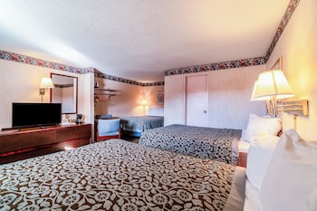 Room, Non Smoking (1 King Bed & 1 Full Bed)
