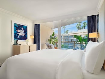 Garden Suite, garden view, 1 kingsize bed or two double beds.