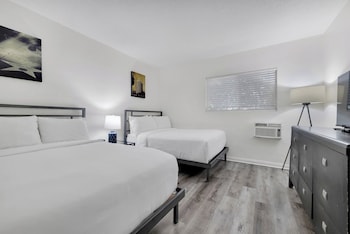 Suite, Multiple Beds