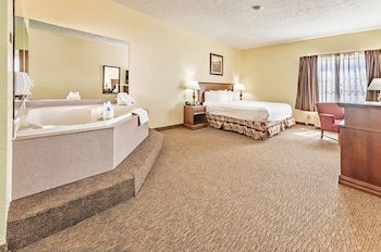 Single King Jacuzzi Suite