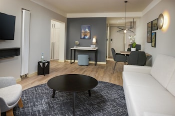 Suite, 1 King Bed, Bathtub