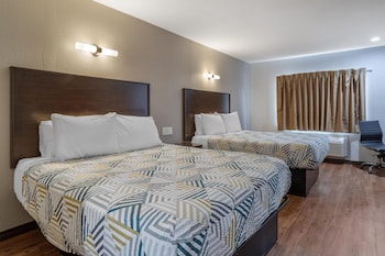 Standard Apartment, 2 Queen Beds, Non Smoking, Kitchen (Full Kitchen)