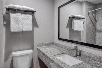 Standard Apartment, 2 Queen Beds, Non Smoking, Kitchen (Full Kitchen)