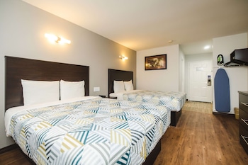Standard Room, 2 Queen Beds, Mobility Accessible, Non Smoking (Kitchen)