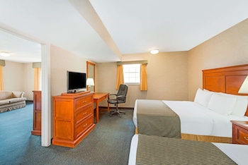 Suite, Multiple Beds, Non Smoking (One-Bedroom)