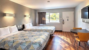 Standard Room, 2 Queen Beds, Smoking