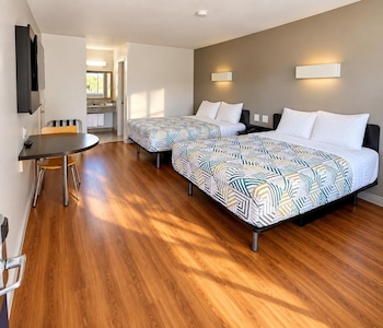 Standard Room, 2 Queen Beds, Smoking