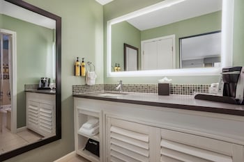 Standard Room, 1 King Bed, Non Smoking, Refrigerator & Microwave