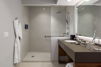 Luxury Suite, 1 King Bed with Sofa bed, Bay View