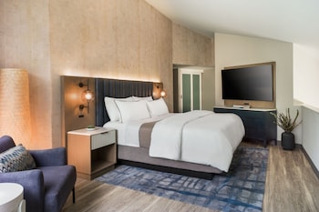 Executive Suite, 1 King Bed, Bay View