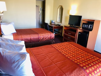 Room, 2 Queen Beds, Smoking