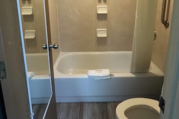 Room, 2 Queen Beds, Accessible, Non Smoking
