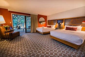 Room, 2 Queen Beds, Patio (Forest View)