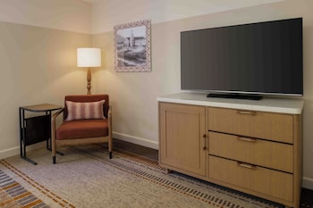 Room, 2 Queen Beds, Patio (Pet Friendly)