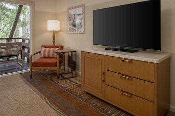 Room, 2 Queen Beds, Accessible (Forest View ADA Grab Bar)