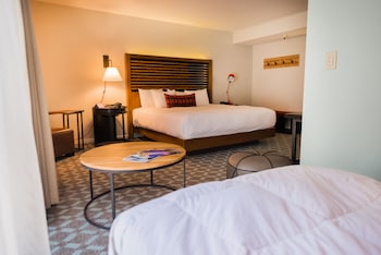 Junior Suite, 1 King Bed with Sofa bed, Resort View