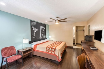 Standard Room, 1 King Bed