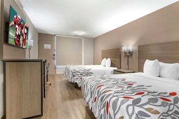 Deluxe Room, 2 Double Beds, Accessible (Smoke Free)