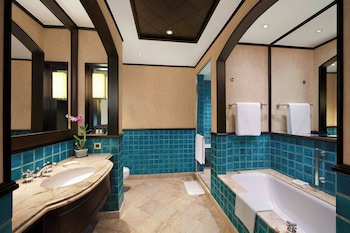 Family Room, 1 King Bed