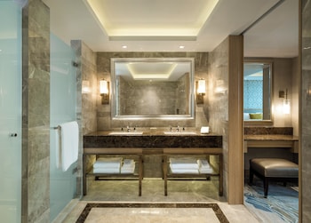 Suite, 1 Bedroom (Governor)