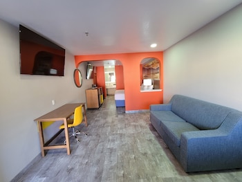 Studio Suite, 1 King Bed, Non Smoking