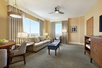 Two queen beds oceanfront suite mobility access tub