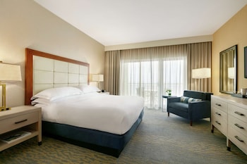 One king bed poolside suite