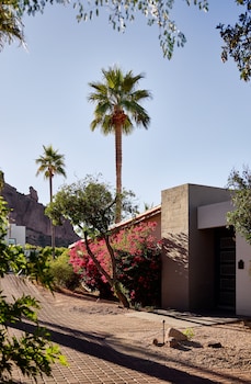 Room, 1 King Bed, Accessible (Mountain Casita)