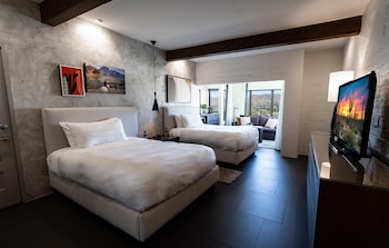 Room, 2 Double Beds (Mountain Casita)