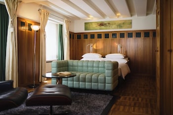 Design Room, 1 Queen Bed