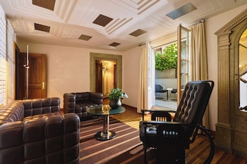 Suite (Widder Historic)