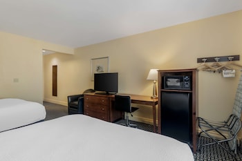 Standard Room, 2 Queen Beds, Non Smoking, Refrigerator & Microwave (Shower Only)