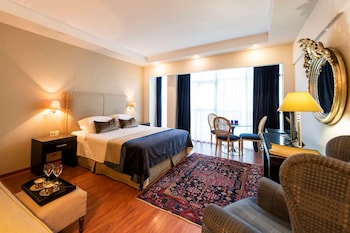 Standard Room, 2 Twin Beds, Non Smoking (with Sofabed)