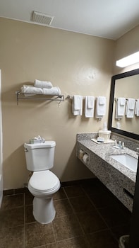 Standard Room, 2 Queen Beds, Non Smoking, Mountain View